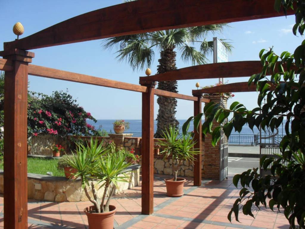 Hotel Solemar SantʼAlessio Siculo Dış mekan fotoğraf